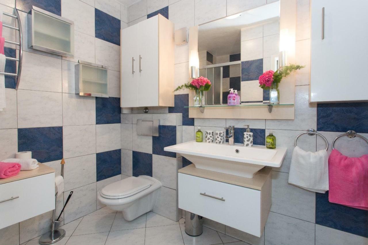 Apartmani Luis Каштела Екстер'єр фото
