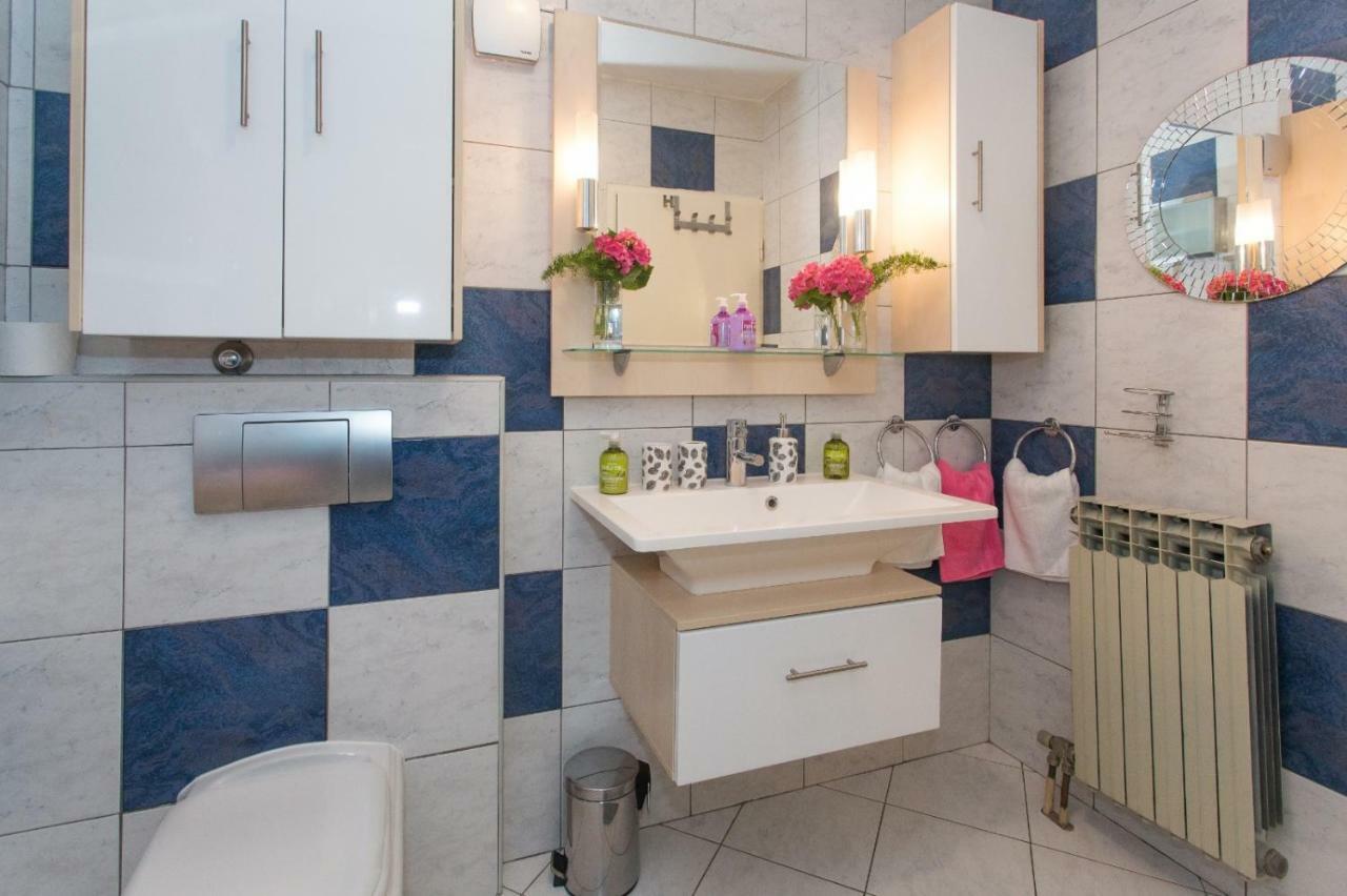Apartmani Luis Каштела Екстер'єр фото