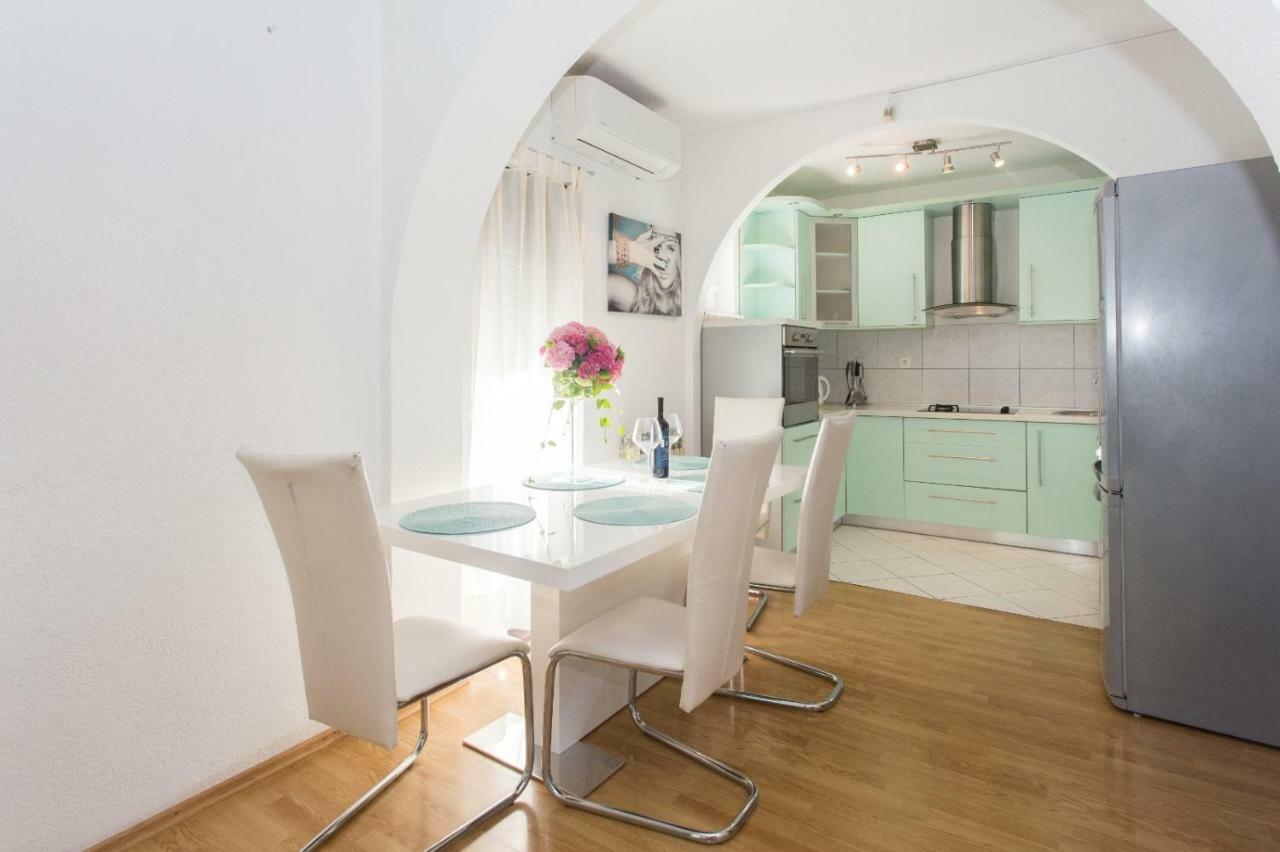 Apartmani Luis Каштела Екстер'єр фото